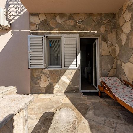 Apartmani Mila Gornji Karin Esterno foto
