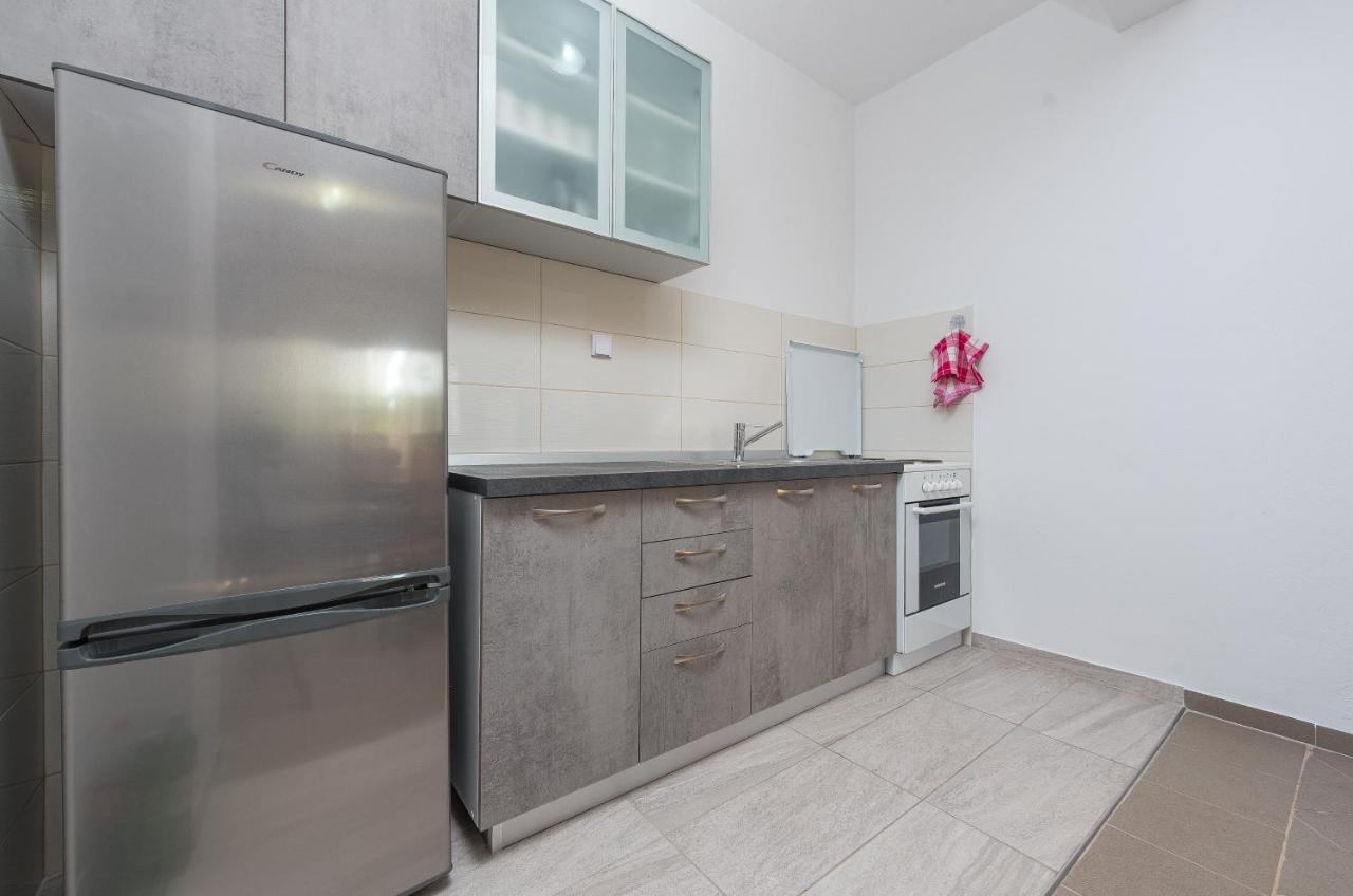 Apartmani Mila Gornji Karin Esterno foto