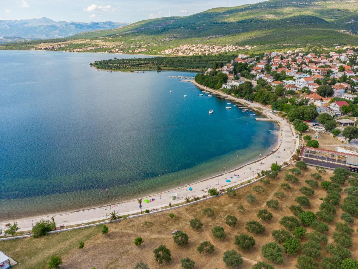 Apartmani Mila Gornji Karin Esterno foto