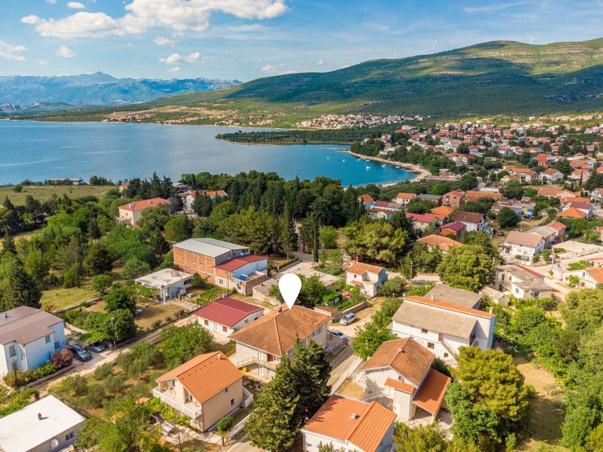 Apartmani Mila Gornji Karin Esterno foto