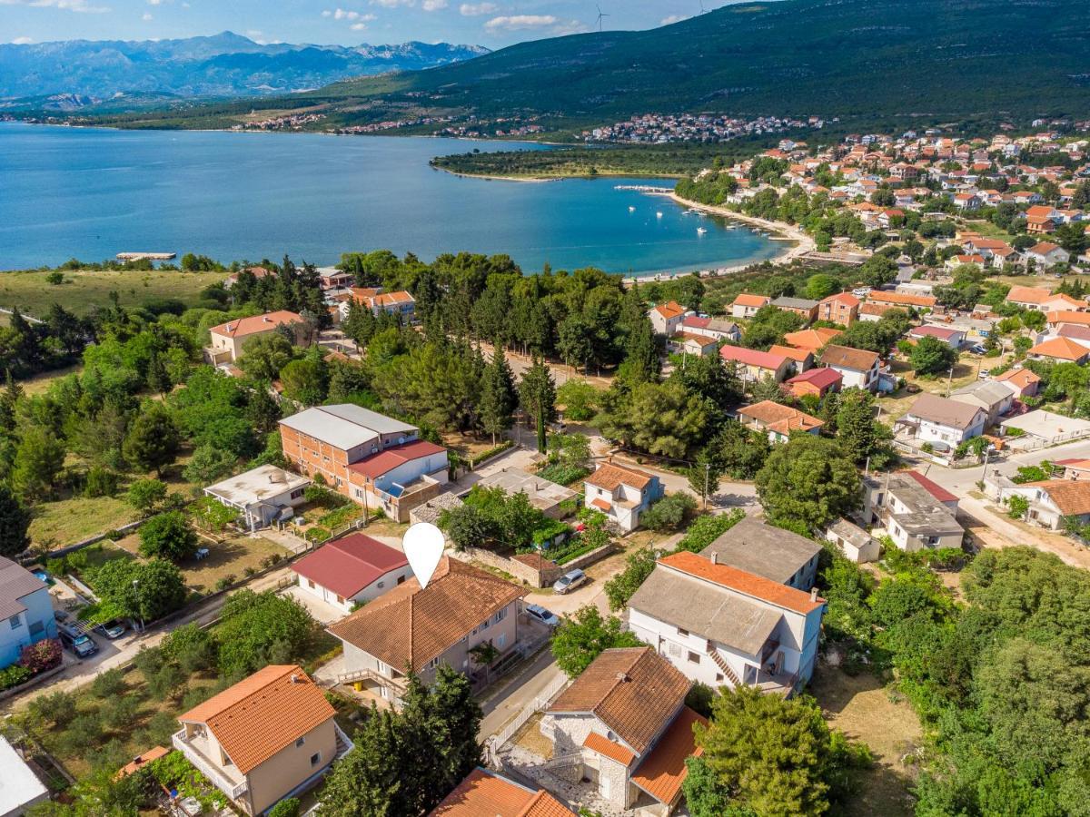 Apartmani Mila Gornji Karin Esterno foto