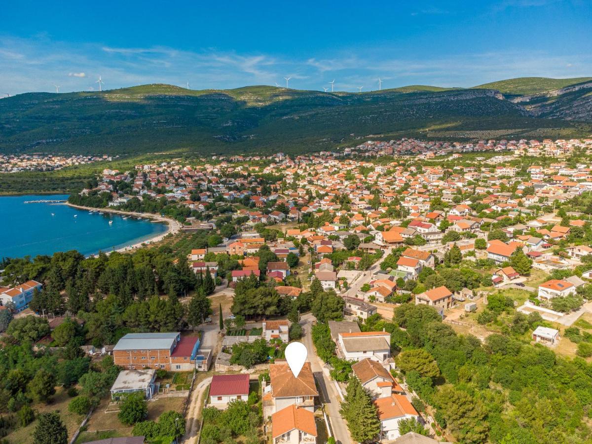 Apartmani Mila Gornji Karin Esterno foto